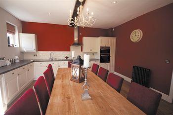 Stanbrook Abbey Hotel, Hotel